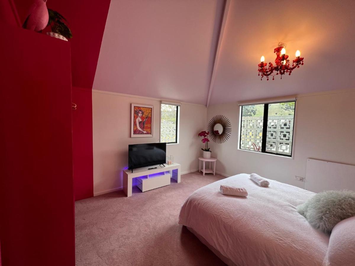 Tiny House With Mountain Views, Indoor And Outdoor Fire, Private Courtyard Garden Apartment Wanaka Luaran gambar